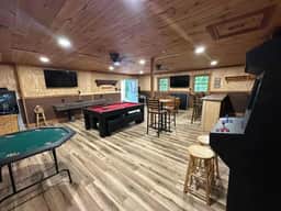 The Lodge - Ellijay