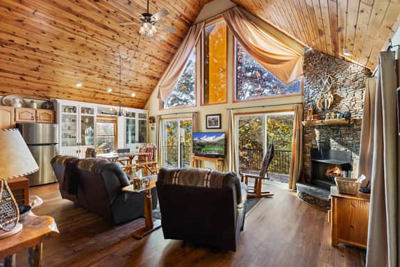 Green Forest Lodge