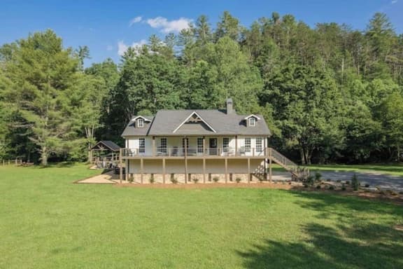 Creekside Manor